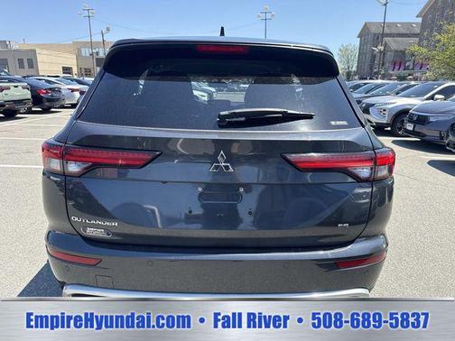 Cosmic Blue Metallic 2024 Mitsubishi Outlander SE 2.5 S-AWC