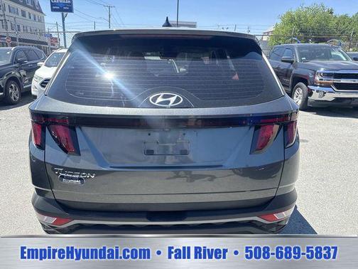 Gray 2022 Hyundai TUCSON SE