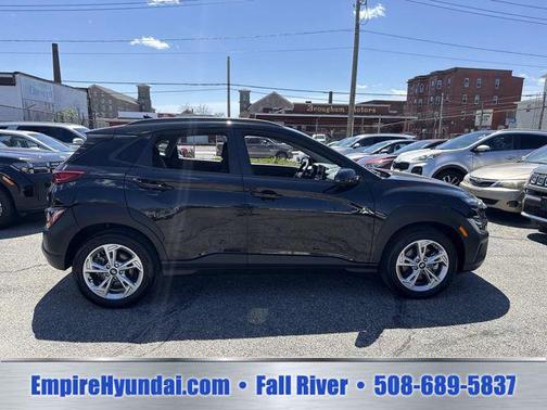 Abyss Black Pearl 2023 Hyundai KONA SEL