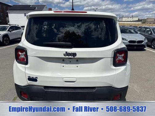 Alpine White Clearcoat 2023 Jeep Renegade Latitude