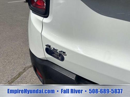 Alpine White Clearcoat 2023 Jeep Renegade Latitude