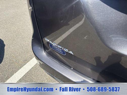 Granite Crystal Metallic Clearcoat 2023 Chrysler Pacifica Hybrid Touring L