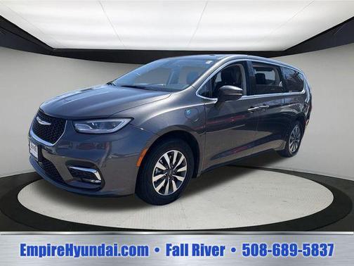 Granite Crystal Metallic Clearcoat 2023 Chrysler Pacifica Hybrid Touring L