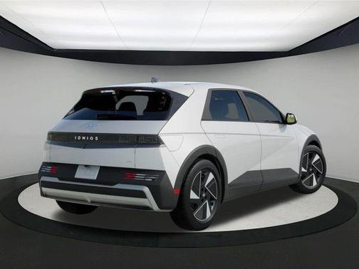 2026 Hyundai IONIQ 5 SE