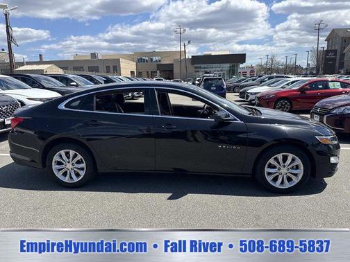 Mosaic Black Metallic 2024 Chevrolet Malibu FWD 1LT
