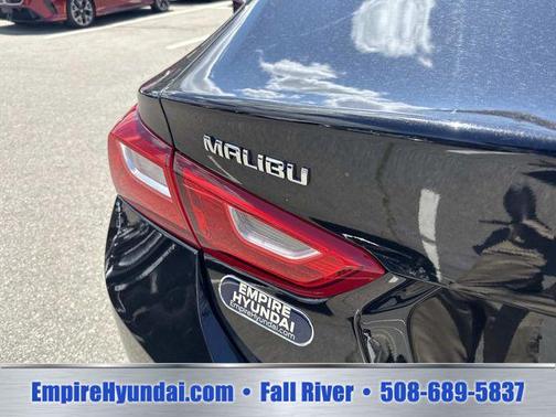 Mosaic Black Metallic 2024 Chevrolet Malibu FWD 1LT