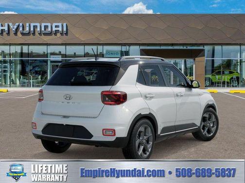 Lunar White w/Black Roof 2026 Hyundai VENUE SEL w/Two-Tone Roof