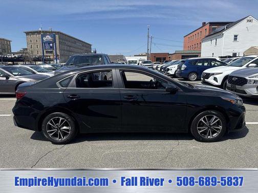 Aurora Black 2023 Kia Forte LXS