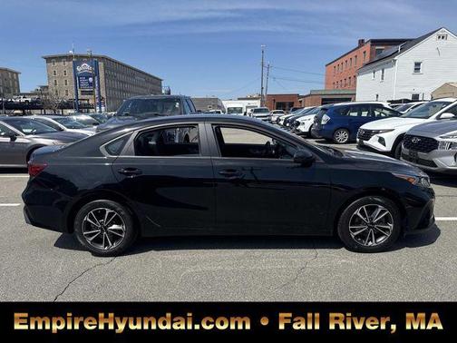 Aurora Black 2023 Kia Forte LXS