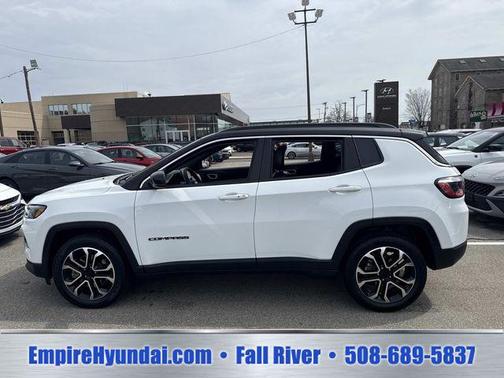 Bright White Clearcoat 2024 Jeep Compass Limited
