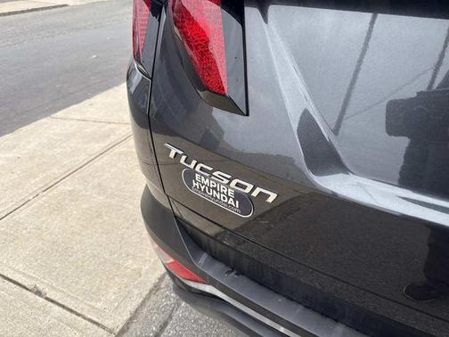 2023 Hyundai TUCSON SE