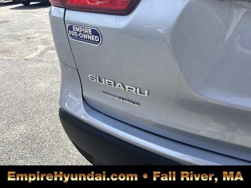 Ice Silver Metallic 2023 Subaru Ascent Premium 8-Passenger