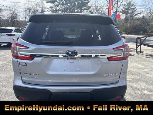 Ice Silver Metallic 2023 Subaru Ascent Premium 8-Passenger