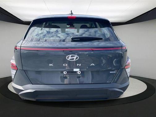 2025 Hyundai KONA SE