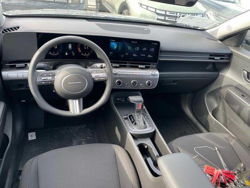2025 Hyundai KONA SE