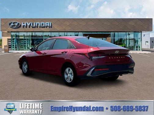 Ultimate Red 2025 Hyundai ELANTRA SE