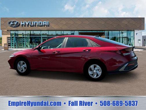 Ultimate Red 2025 Hyundai ELANTRA SE