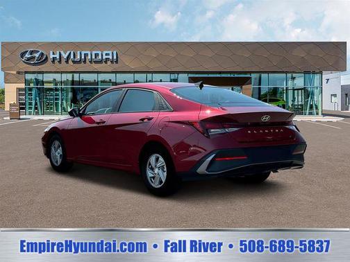 Ultimate Red 2025 Hyundai ELANTRA SE