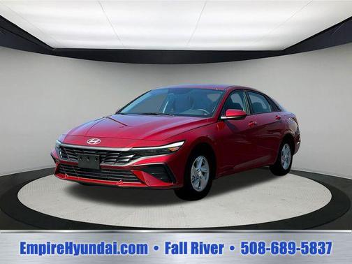 Ultimate Red 2025 Hyundai ELANTRA SE