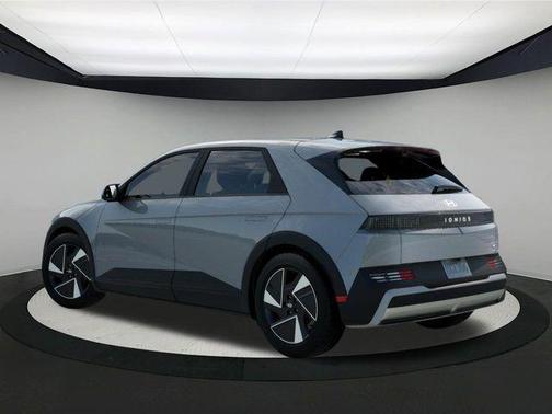 2026 Hyundai IONIQ 5 SE