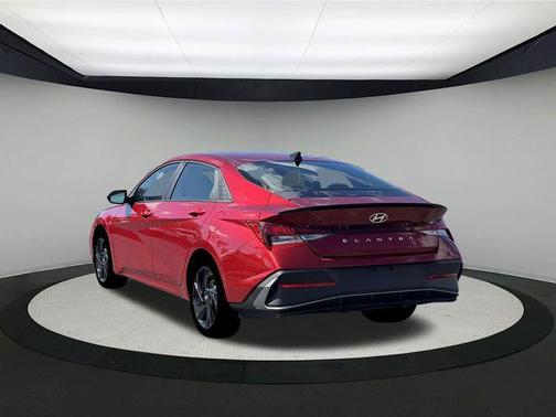 2026 Hyundai ELANTRA Sport