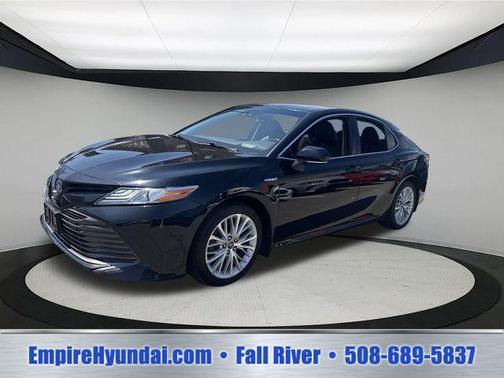 Midnight Black Metallic 2019 Toyota Camry Hybrid XLE