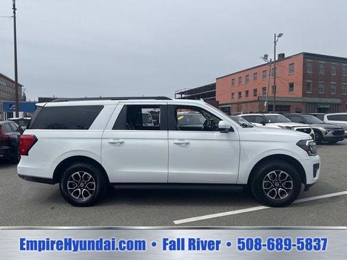 Oxford White 2024 Ford Expedition Max XLT