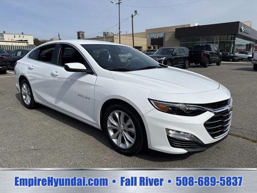 Summit White 2025 Chevrolet Malibu FWD 1LT