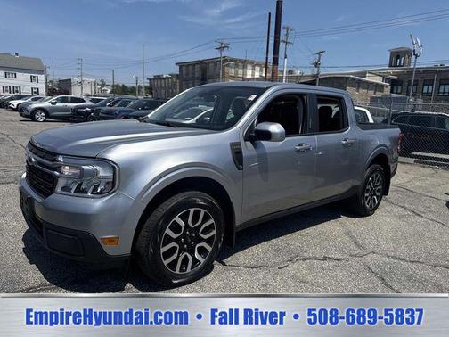 Iconic Silver Metallic 2023 Ford Maverick Lariat