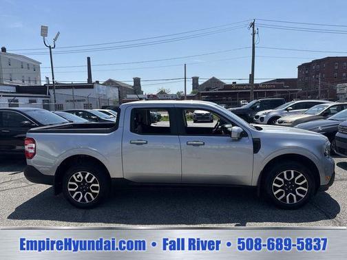 Iconic Silver Metallic 2023 Ford Maverick Lariat