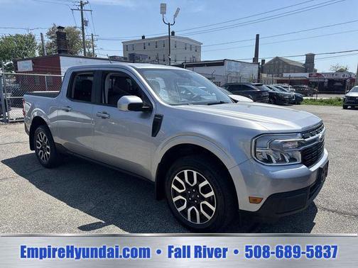 Iconic Silver Metallic 2023 Ford Maverick Lariat