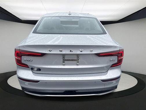 2024 Volvo S60 B5 Plus Dark Theme