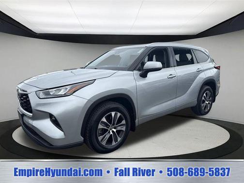 Celestial Silver Metallic 2020 Toyota Highlander XLE