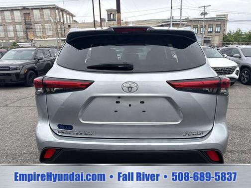 Celestial Silver Metallic 2020 Toyota Highlander XLE