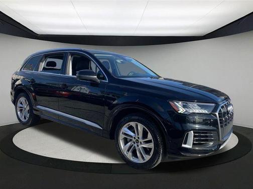 2024 Audi Q7 55 Premium Plus