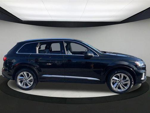 2024 Audi Q7 55 Premium Plus