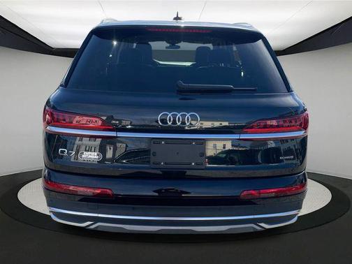 2024 Audi Q7 55 Premium Plus