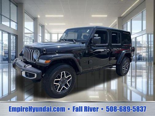 Black Clearcoat 2025 Jeep Wrangler 4-Door Sahara 4x4