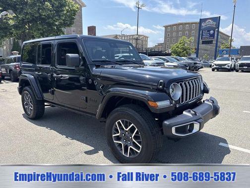 Black Clearcoat 2025 Jeep Wrangler 4-Door Sahara 4x4