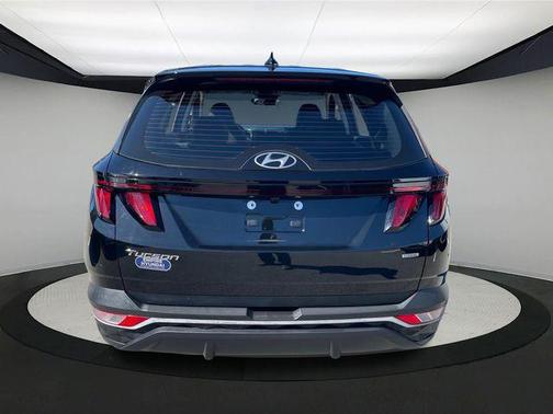 2022 Hyundai TUCSON SE