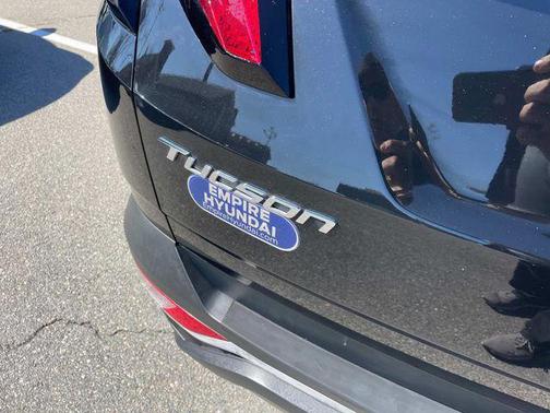 2022 Hyundai TUCSON SE