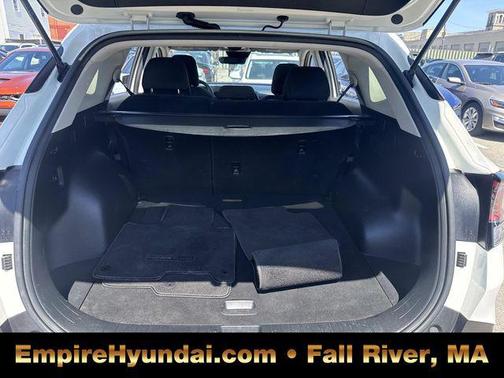 Snow White Pearl 2023 Kia Sportage LX