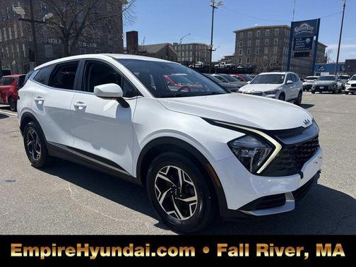 Snow White Pearl 2023 Kia Sportage LX