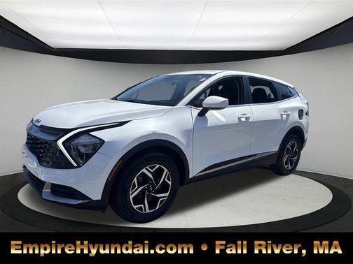 Snow White Pearl 2023 Kia Sportage LX