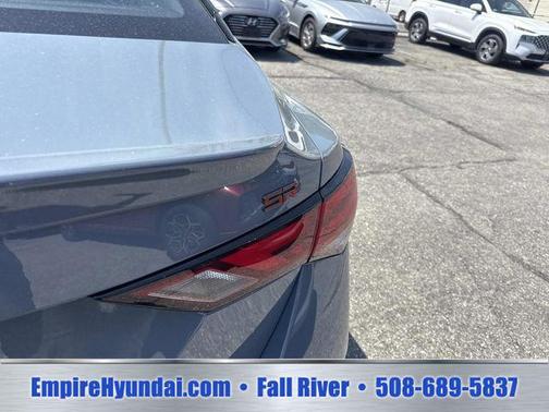 Atlantic Gray Metallic/Super Black 2024 Nissan Sentra SR