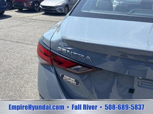 Atlantic Gray Metallic/Super Black 2024 Nissan Sentra SR