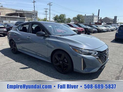 Atlantic Gray Metallic/Super Black 2024 Nissan Sentra SR