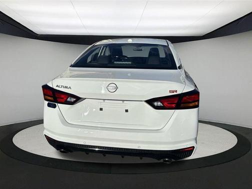 2023 Nissan Altima SR FWD