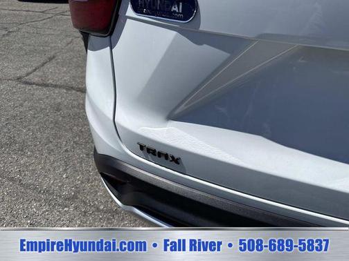 Summit White 2025 Chevrolet Trax LT