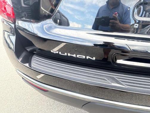 2022 GMC Yukon 4WD AT4